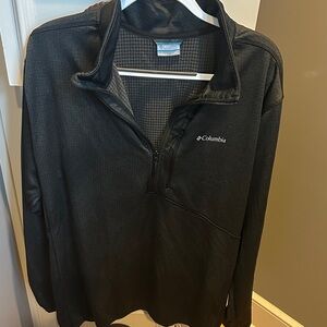 Columbia Men's Charcoal Quarter Zip pullover woven texture- excellent condition